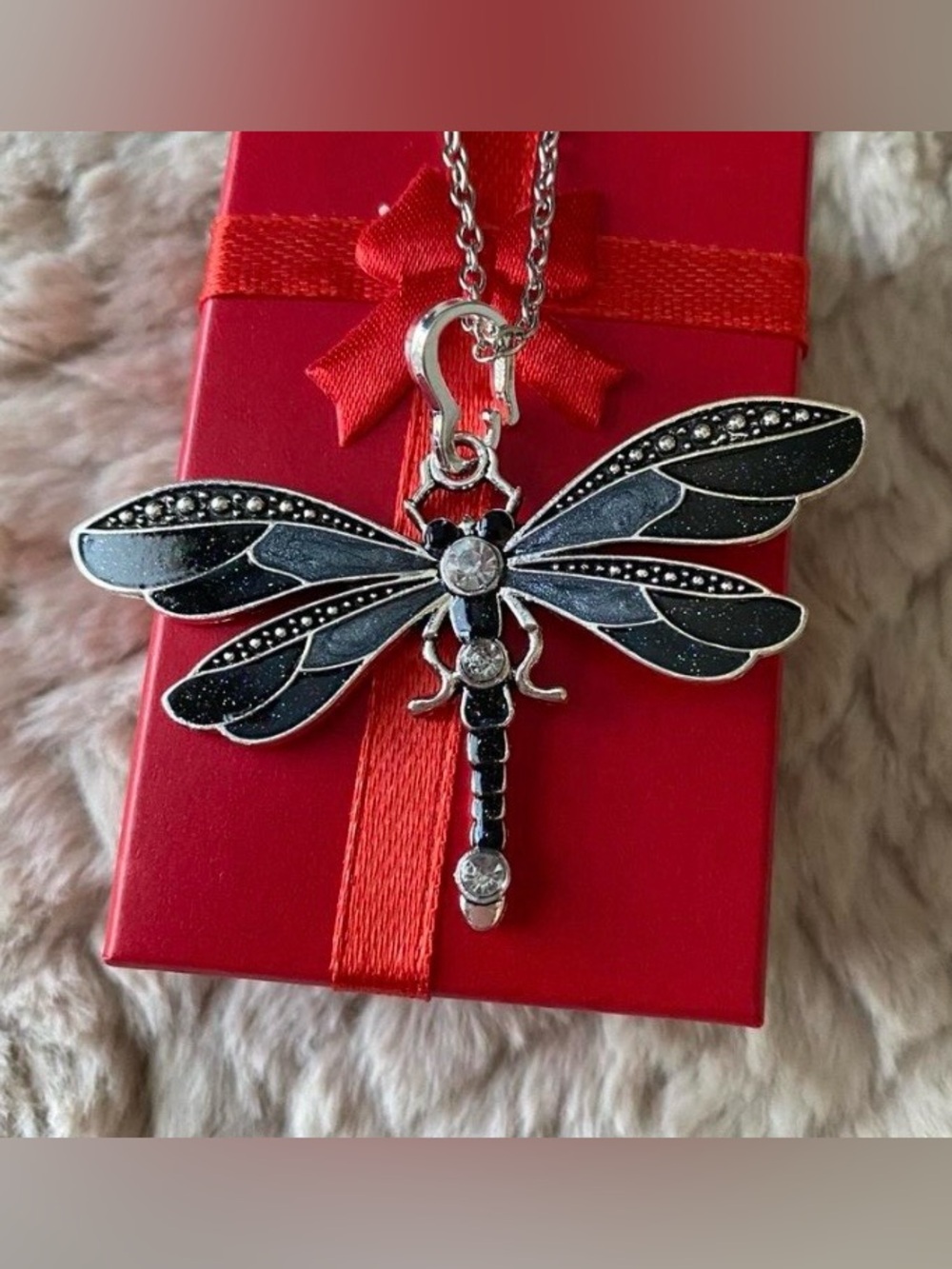 🌸 Black and Silver Dragonfly Pendant Necklace with Adjustable Chain